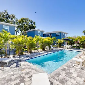 Shelly - Cozy 1 Bedroom Tiny With Pool Holiday home Dunedin